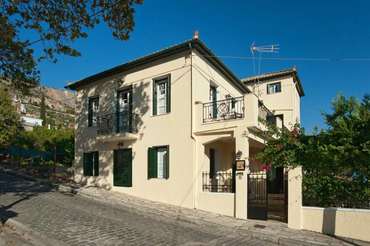 Elia Apartments Chrisso Дельфы Экстерьер фото